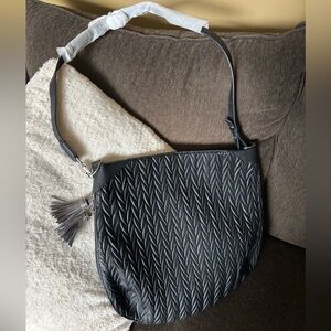 Stella & Dot Black Faux Leather Large Waverly Expandable Shoulder/Crossbody Bag